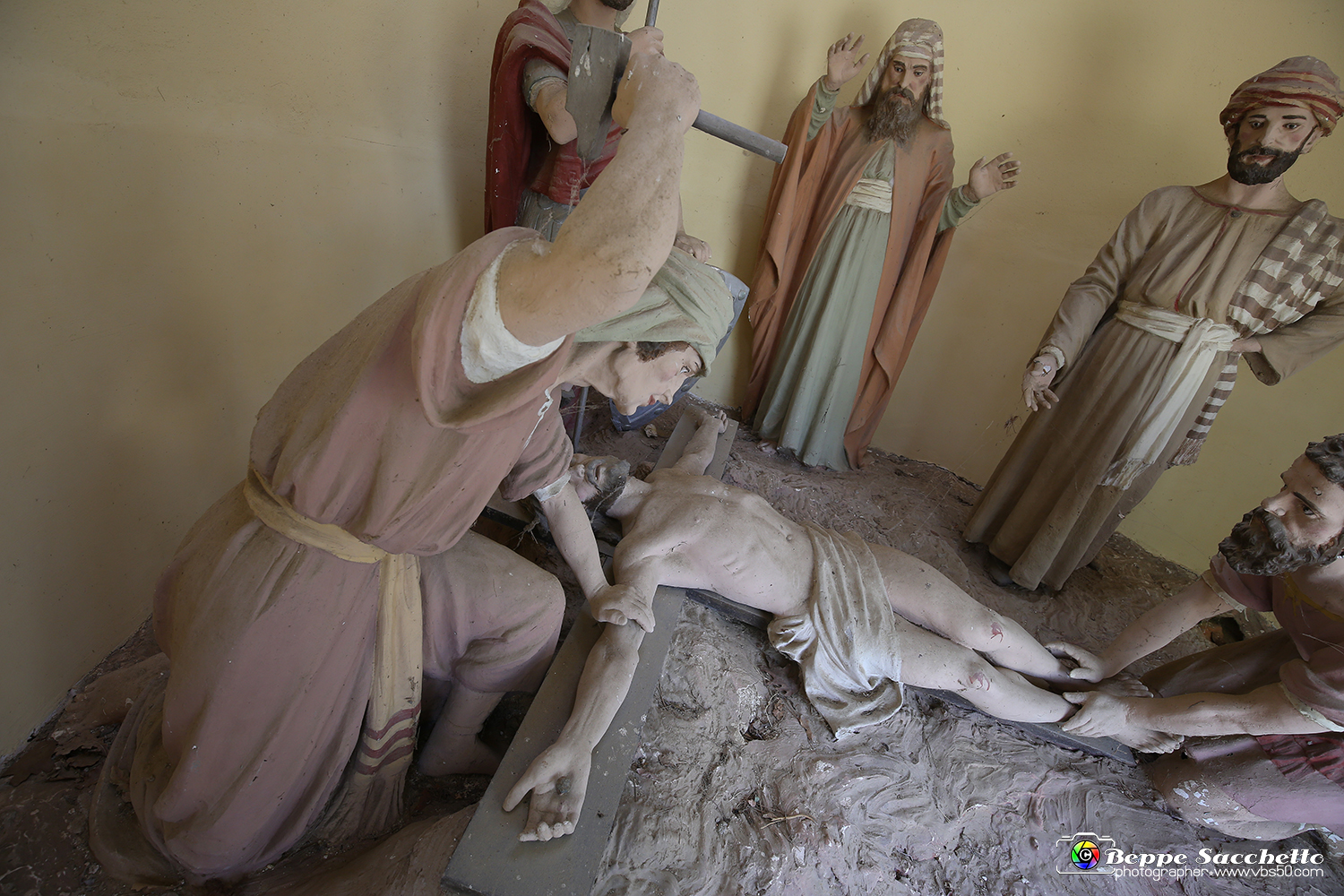 VBS_6766 - I Piloni della Via Crucis del Sacro Monte di Montà d'Alba.jpg